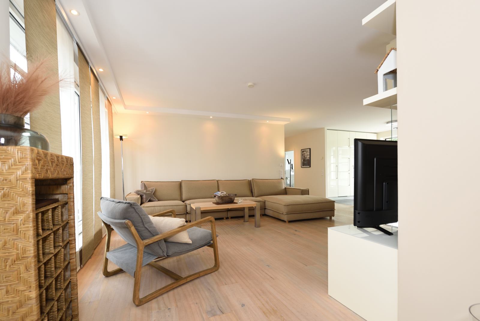 Penthouse Mare